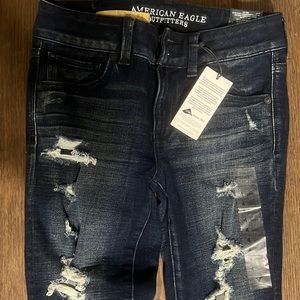 American Eagle Artist Crop size 4 short NWT